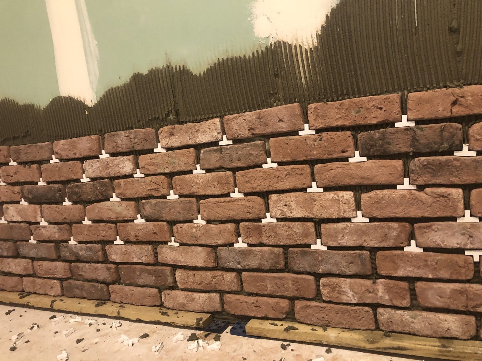Revestimiento de ladrillo en obra.