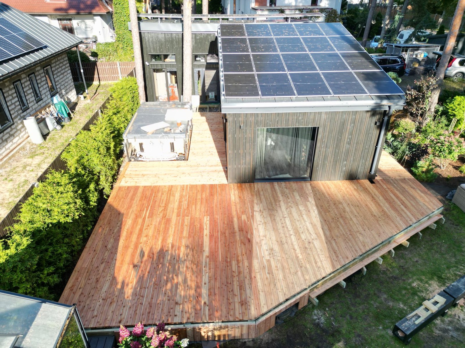 Terraza de madera terminada.